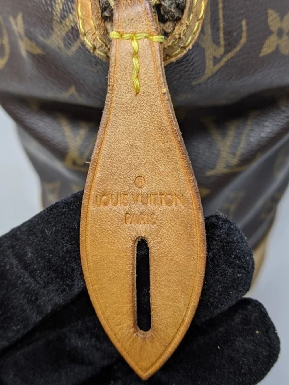 LOUIS VUITTON LOCKIT HORIZONTAL hand bag - Picture 10 of 14